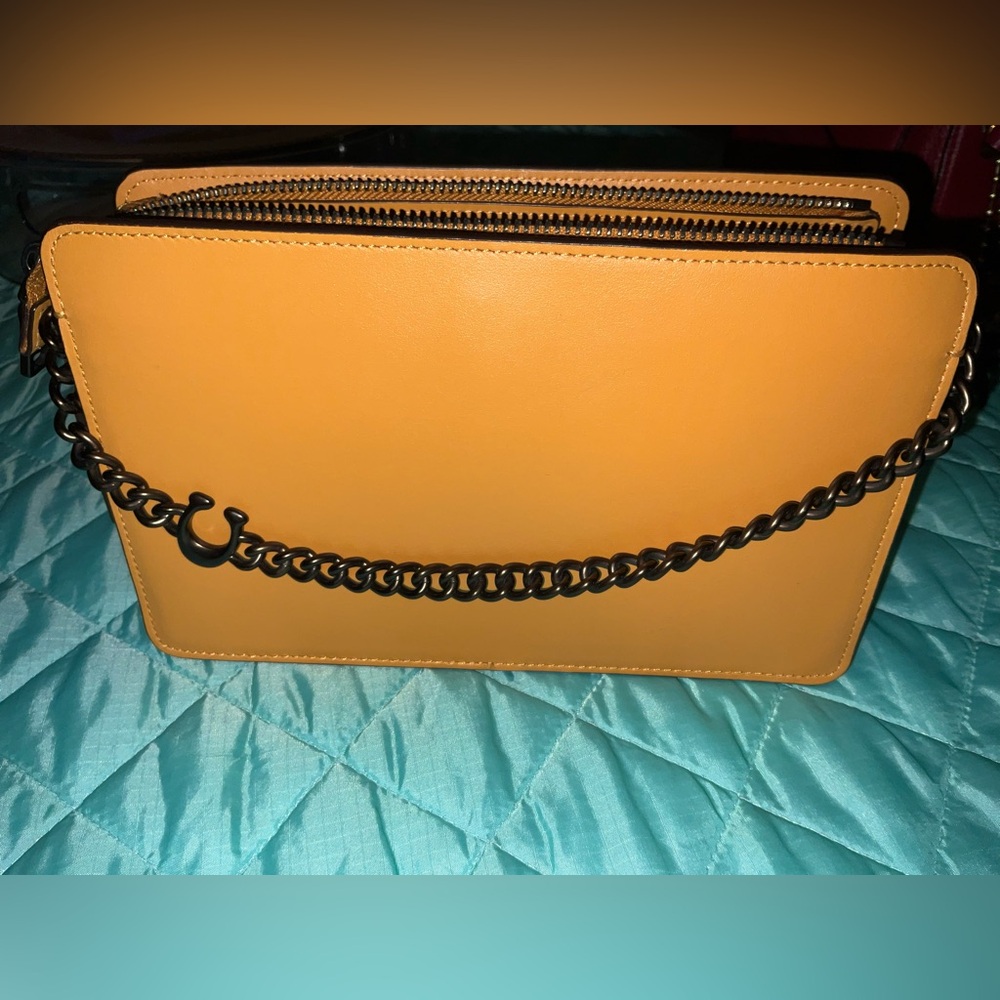 Coach Signature Chain Crossbody Mustard Calf Leather Pristine SS26 Quiet Luxury